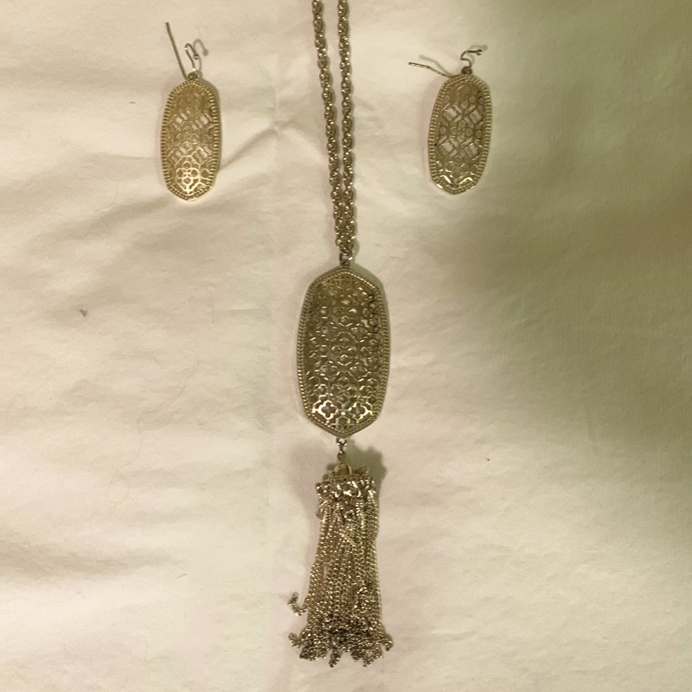 Kendra Scott gold filigree necklace and earrings
